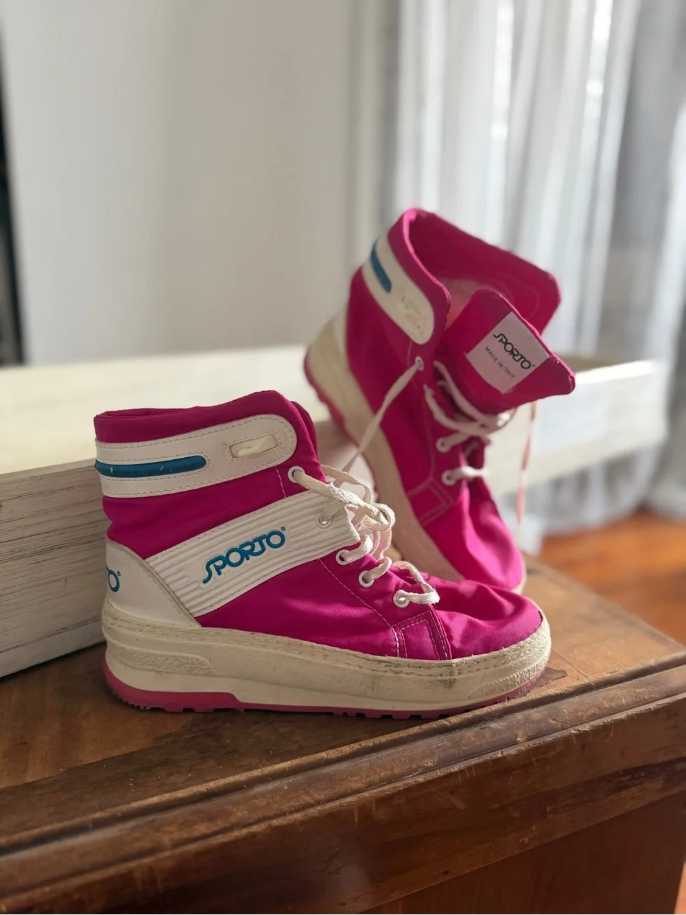 Vintage 80s Sporto Masters faux fleece lined high top apres-ski sneaker red-pink